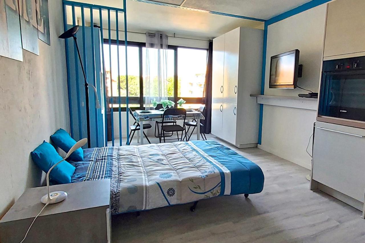 Hypercenter 27 M With Wifi And Shared Pool Fréjus Exterior foto